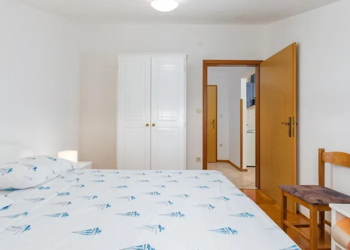 Apartment Seaside 067 By Guide Pula